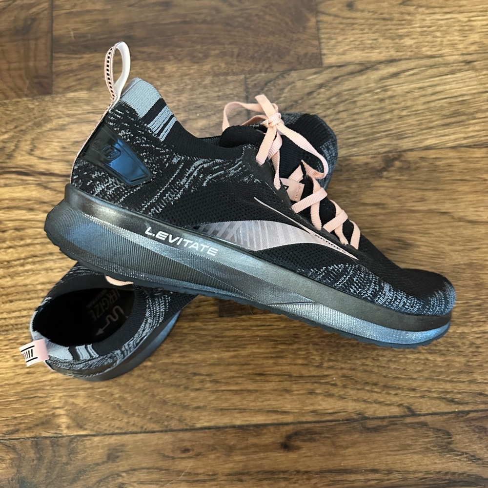Brand New Brooks Levitate 4 Women’s Size 9